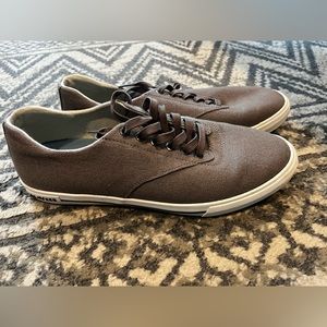 Men’s Seavees sneakers, worn once